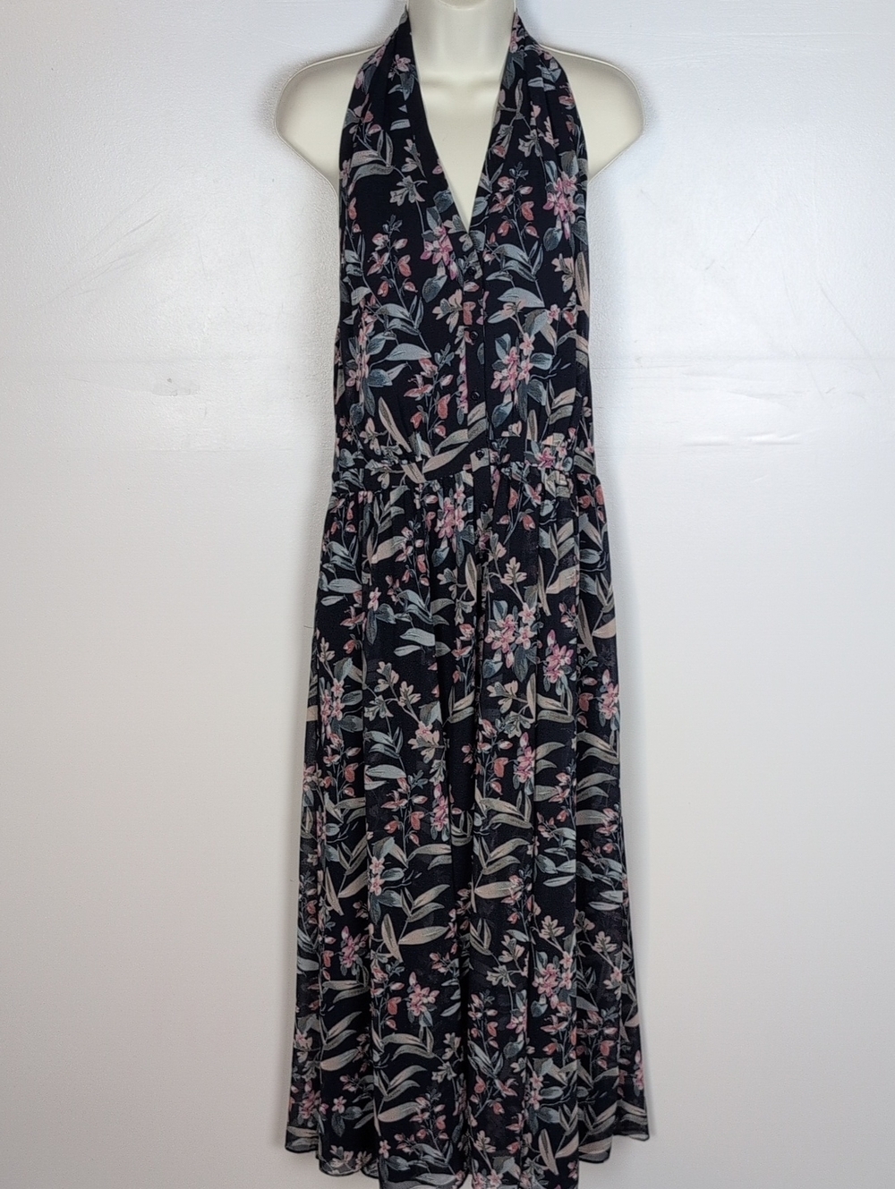 Gal Meets Glam Halter Neck Midi Dress